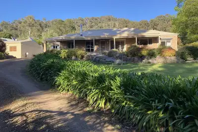 Image de Private home on large block with gorges mountain views