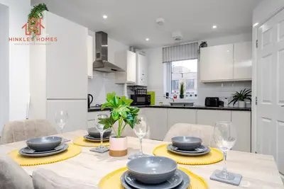 Image de Stylish 3-Bed Sleeps 8-Liverpool free wifi/carpark