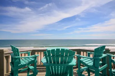 Image de \"C-Scape\" - Oceanfront 6 Bedroom Home in Surf City
