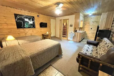 Image de Red Pines - Elk Lake #6a | Studio, 1 Bath