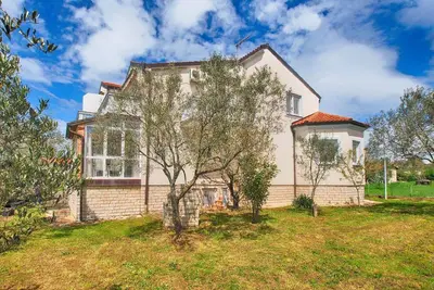 Image de Appartement de vacances Fažana pour 1 - 8 personnes avec 4 chambres à coucher - Appartement de vacan