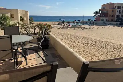 Image de Beachfront condo in Terrasol, 10 min walk to downtown Cabo
