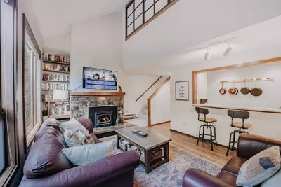 Image de 55sw - Fireplace - D/W - W/D - Sleeps 4 by RedAwning