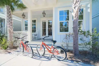Image de Luxury by the sea, just steps away from Alys & Rosemary Beach 30a, 6 Free Bikes