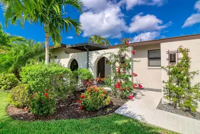 Image de Beautiful Villa with heated pool and too many amenities to mention!