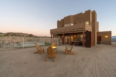 Image de Bohemian at the Boulder's: spa, pool and desert views!