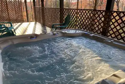 Image de Spring Retreat! Hot tub, Bar, Game room, Grill & 10 mins to Skyline Drive