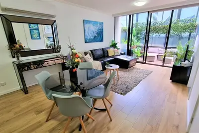 Image de Southbank Apartment with Large Courtyard-pool, tennis, Bbq and the best location