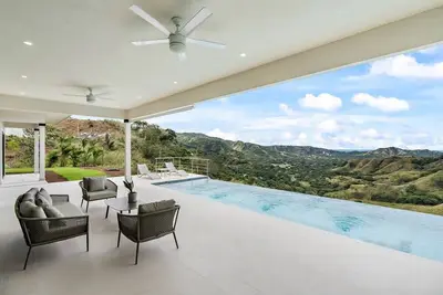 Image de Mountaintop 4-Bedroom with Pool, Huge Views