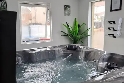 Image de Fylde Cottage - Your Perfect Staycation Accommodation W/Hot tub