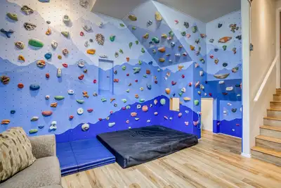 Image de The Salty Salmon, Ocean View, New Rec Room, Bouldering Wall, Projector, Hot Tub!