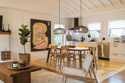 Image de Linda House: Stunning home 15 min from Uptown Charlotte