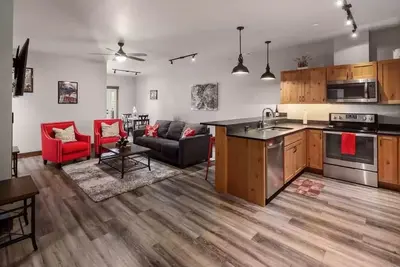 Image de Modern Glacier Getaway - 2 bed/2 bath