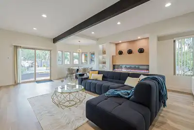 Image de Luxury gem in Cave Creek with a great view of the surrounding mountains!