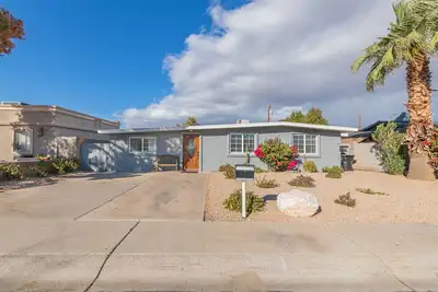 Image de Spacious home. Perfect for large groups family friendly 5 bed/ 3 bath \n