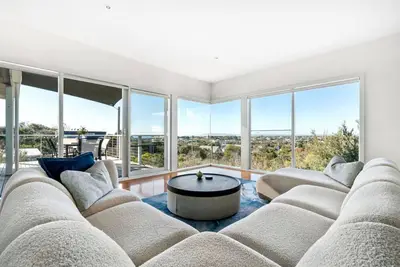 Image de 32PRs · Classic Coastal Escape | Sensational Sea Views