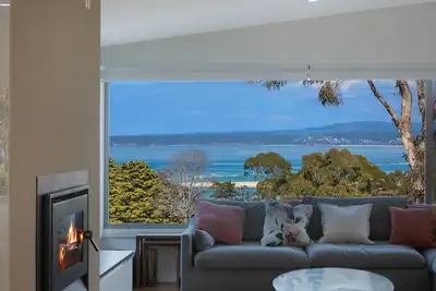 Image de Ads on Collins - Pet friendly, 4 bedroom home