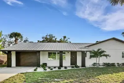 Image de 3. 5  to beach Cozy 3 bedroom 2 bath home in sarasota.