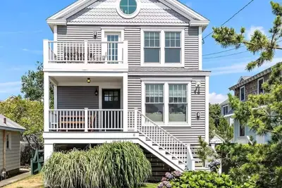 Image de Bright and Airy Beach House-close to beach and inlet for paddleboard/kayaking