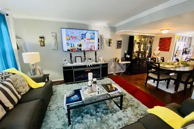Image de In the Dc-Va-Md area? Stay in lux and comfort at the Beautiful Empress Lounge