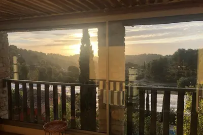 Image de Ravissant appartement baigné de soleil très calme plein sud à Sanary sur mer