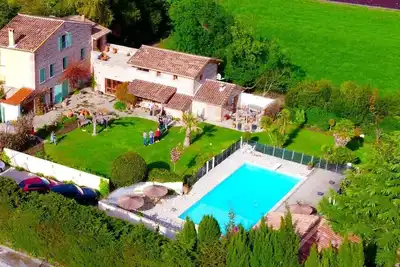 Mas Des Fleurs - Heated pool - Child friendly gardens - Beach 10mins