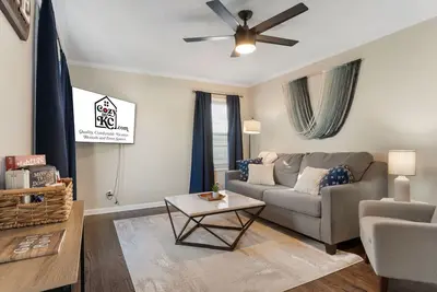 Image de The Sunnyside- Waldo Ranch + Fenced Yard + Parking
