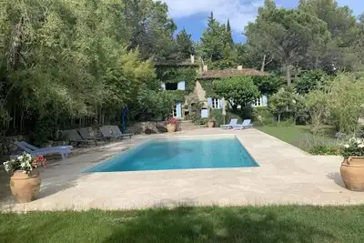 Image de Wonderful old farmhouse 5 minutes from the medieval village of Seillans.