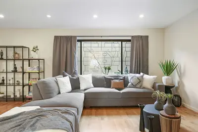 Image de LuxoStays | Westborough Beauty | 4br Home in Ssf