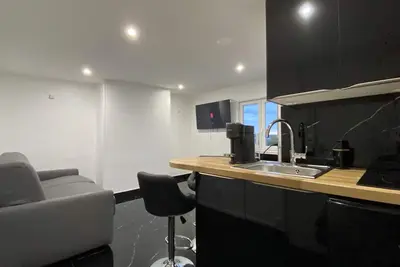 Image de Bella Vita - Appartement1 - Tout équipé - Tv Netflix - Gare - Basilique - Centre