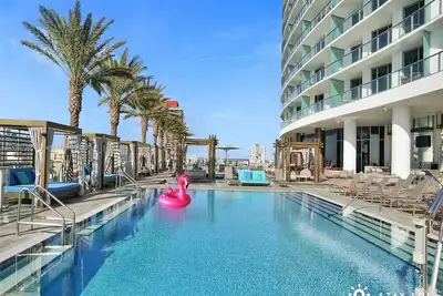 Image de Ocean View Balcony| Beachfront Resort| Pools+ Gym