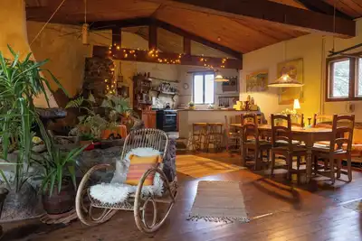 Image de Cozy country house with a large garden and magnificent views of the Pyrenees.