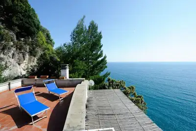 Image de Felicity - exclusive swimming pool and sea access
