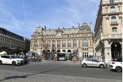 Image de 3bedroom apartment in the upscale Saint-Lazare district!