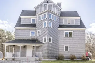 Image de Large Private Beach House