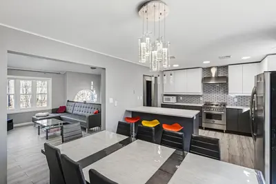 Image de Limited May Offer! Modern Getaway Home w\/Hot Tub by Kalahari & Camelback, Casino