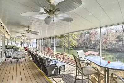 Image de Pet-Friendly 'Lakeside Retreat' w/ Dock!