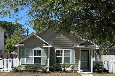 Image de 3 miles from Carolina Beach, convenient to Wilmington Riverfront family friendly