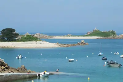 Image de Face à la plage de Port Blanc, bel appartement avec jardin