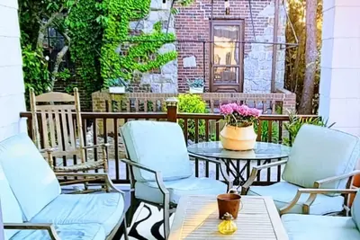 Image de SandyBeachHouseLBNY Steps to Beach, Train & Eats\nBeachside