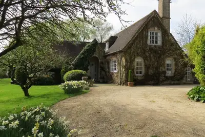 Image de Studio in Country House with beautiful views of Wiltshire downs.