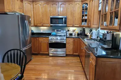 Image de Historic home near Takoma Metro to Dc, shops, restaurants, parks!
