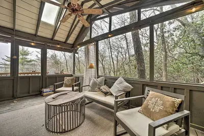 Image de Mtn-View Getaway w/ Deck & Grill in Cashiers!
