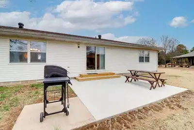 Image de Henderson Home w/ Patio: 1 Mi to Norfork Lake