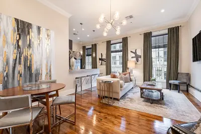Image de The Cajun - 2b/2b Historic Fq Apt. - 60 Day Min. Rental