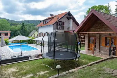 Image de Superbe maison Ă Novo Zvecevo avec.