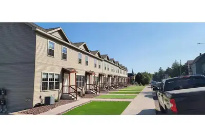 Image de Modern Townhouse Walking Distance to Downtown