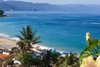 Image de Escape from it all! Ocean view condo at La Palapa on famous Los Muertos Beach