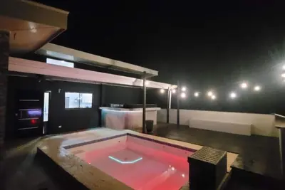 Image de Family-sized home with private pool & deck! 10 min drive to playa hermosa beach.