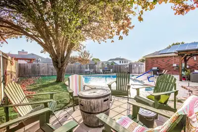 Image de Dfw Fun ~ Heated Pool/Spa ~ Airport/Six Flags/Uta- Great for Large Groups